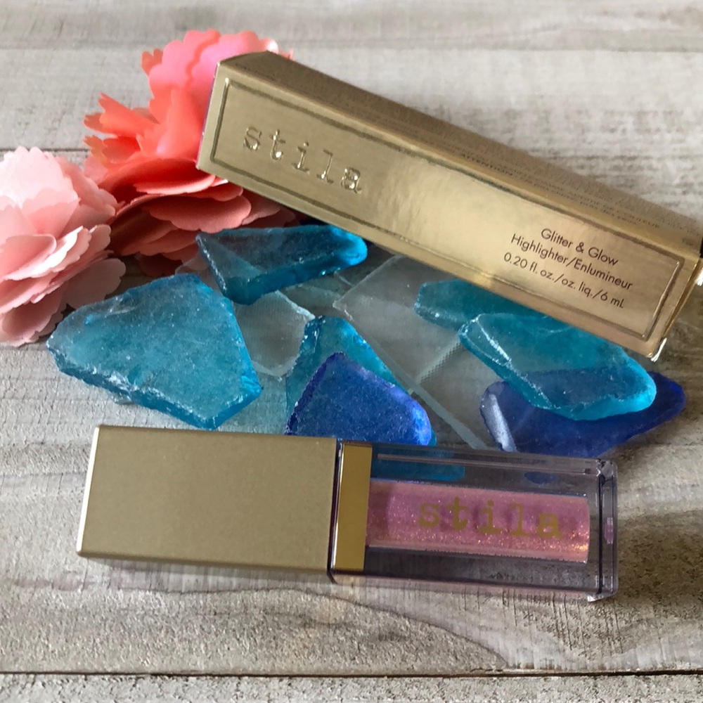 Stila queen glitter and glow highlighter